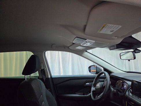 Used 2025 Nissan Rogue SV AWD/4WD image 27