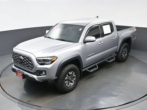 Used 2020 Toyota Tacoma TRD Off-Road w/ Technology Package AWD/4WD image 36