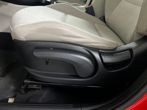 Used 2023 Kia Soul LX w/ LX Technology Package FWD image 51