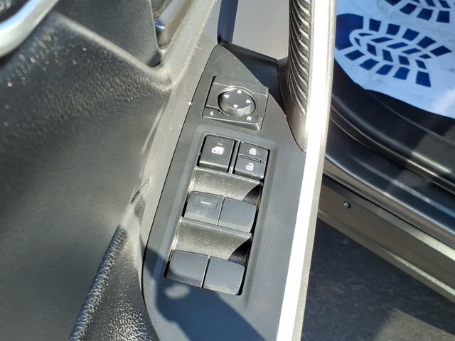 Used 2021 Toyota RAV4 LE w/ Carpet Mat Package (TMS) FWD image 20