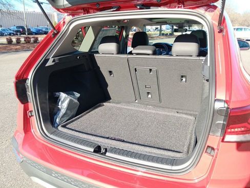 Used 2024 Volkswagen Taos SE w/ Panoramic Sunroof Package image 24