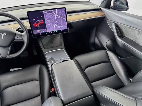 Used 2022 Tesla Model Y Long Range AWD/4WD image 29