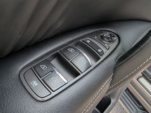 Used 2017 INFINITI QX80 2WD image 15