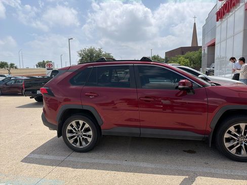 Used 2023 Toyota RAV4 XLE Premium FWD image 3