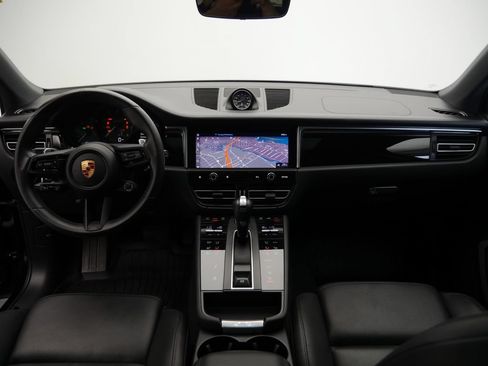 Certified 2023 Porsche Macan Turbo AWD/4WD image 28