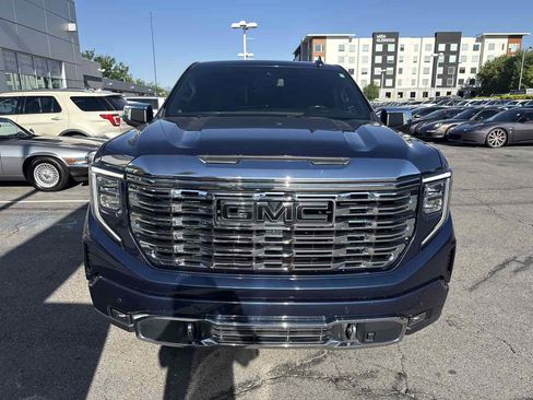 Used 2022 GMC Sierra 1500 Denali AWD/4WD image 3