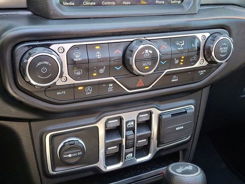 Certified 2022 Jeep Wrangler Unlimited Sahara w/ Cold Weather Group image 16