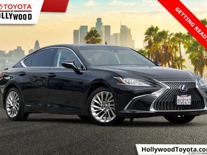 Used 2019 Lexus ES 300h w/ Accessory Package 2