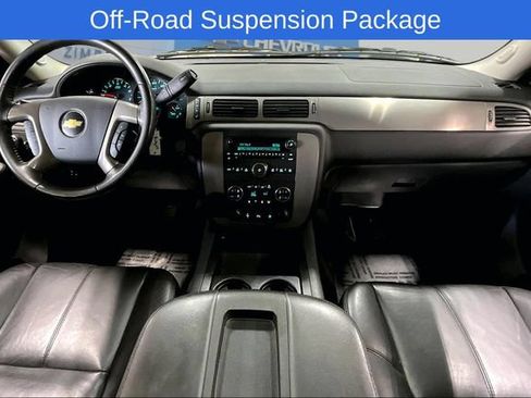 Used 2010 Chevrolet Avalanche LT w/ Luxury Package AWD/4WD image 11