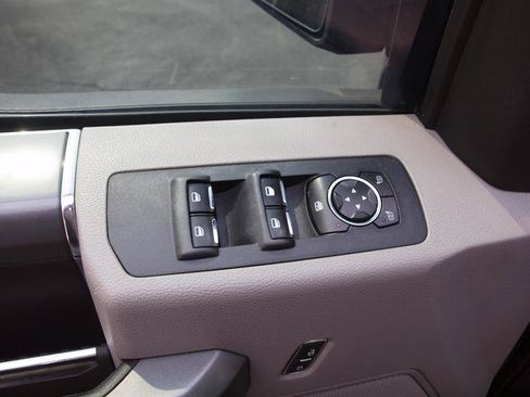 Used 2016 Ford F150 XLT w/ Equipment Group 302A Luxury AWD/4WD image 8
