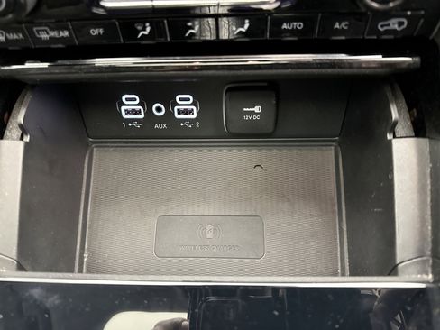 Used 2023 Jeep Grand Cherokee Laredo w/ Luxury Tech Group I image 16