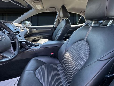 Used 2023 Toyota Camry SE w/ Convenience Package FWD image 2
