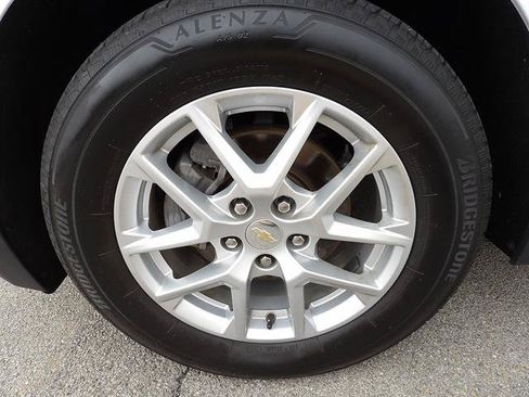 Used 2024 Chevrolet Equinox LT AWD/4WD image 9