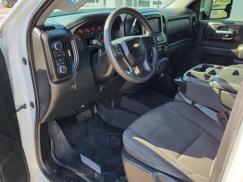 Used 2020 Chevrolet Silverado 2500 Custom w/ Custom Value Package image 15