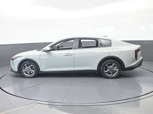 Used 2025 Kia K4 FWD image 3