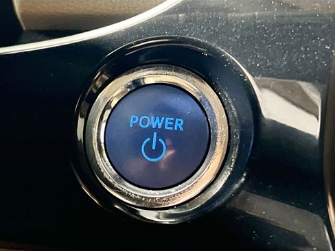 Used 2019 Toyota Prius LE image 24