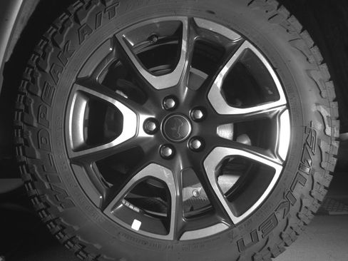 Used 2025 Jeep Compass Trailhawk AWD/4WD image 14