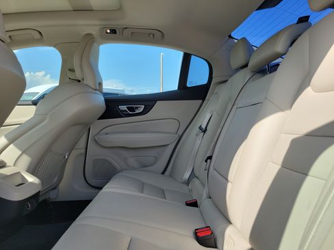 Used 2020 Volvo S60 T5 Momentum FWD image 13