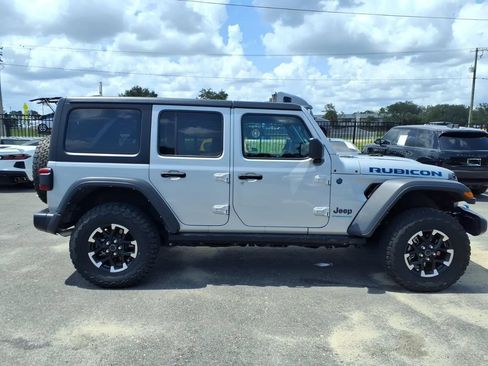 Used 2024 Jeep Wrangler Unlimited Rubicon 4xe AWD/4WD image 8