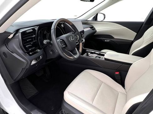 Used 2023 Lexus RX 350 Premium w/ Accessory Package AWD/4WD image 11