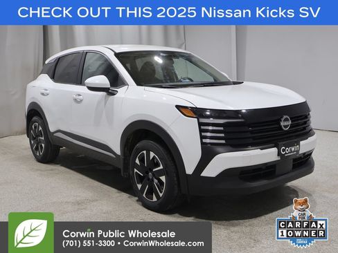 Used 2025 Nissan Kicks SV AWD/4WD image 1