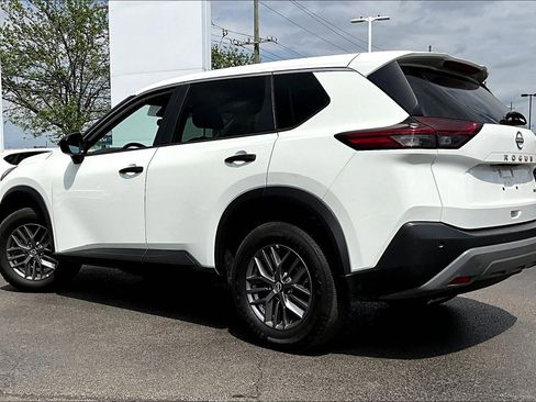 Used 2023 Nissan Rogue S image 3