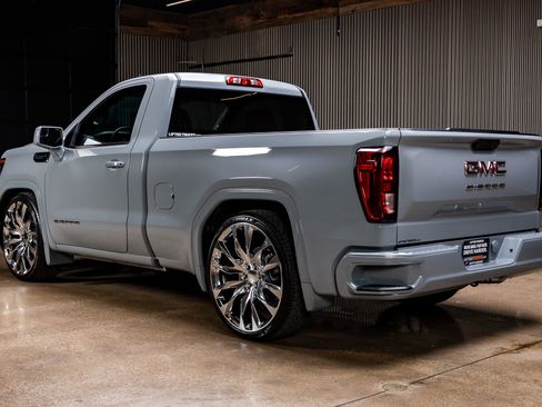 Used 2025 GMC Sierra 1500 Pro w/ Convenience Package image 6