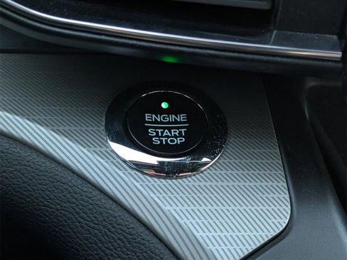 Used 2020 Ford Explorer XLT w/ Equipment Group 202A image 15