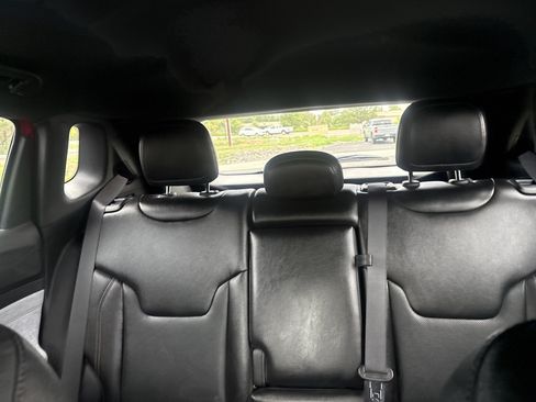 Used 2023 Jeep Compass Latitude AWD/4WD image 23