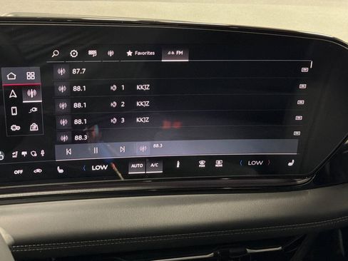 Used 2025 Audi A6 e-tron Premium RWD image 16