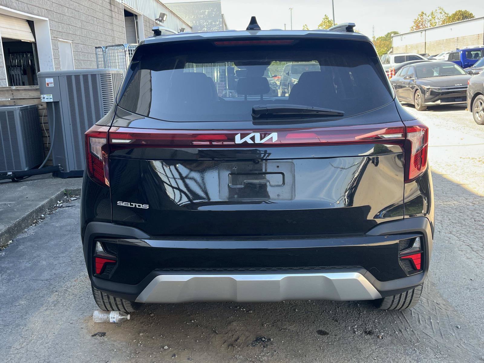 Used 2025 Kia Seltos S FWD image 4