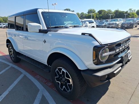 Used 2024 Ford Bronco Outer Banks image 8