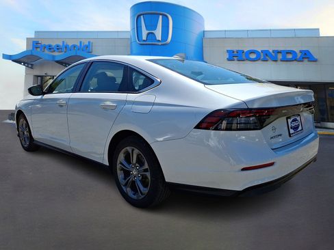 Used 2024 Honda Accord EX image 4