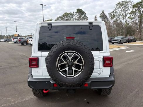 Used 2025 Jeep Wrangler Rubicon w/ Convenience Group image 9