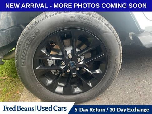 Used 2024 Jeep Wrangler Unlimited Sahara w/ Safety Group AWD/4WD image 14