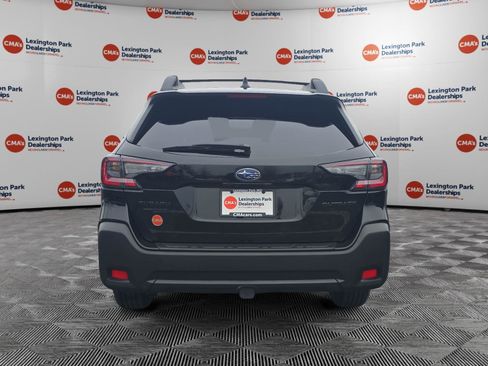 Used 2025 Subaru Outback Premium image 6
