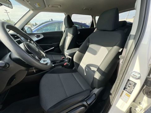 Used 2023 Kia Soul LX w/ Option Group 015 FWD image 11