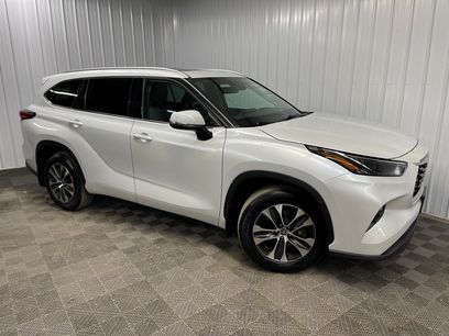 Used 2022 Toyota Highlander XLE