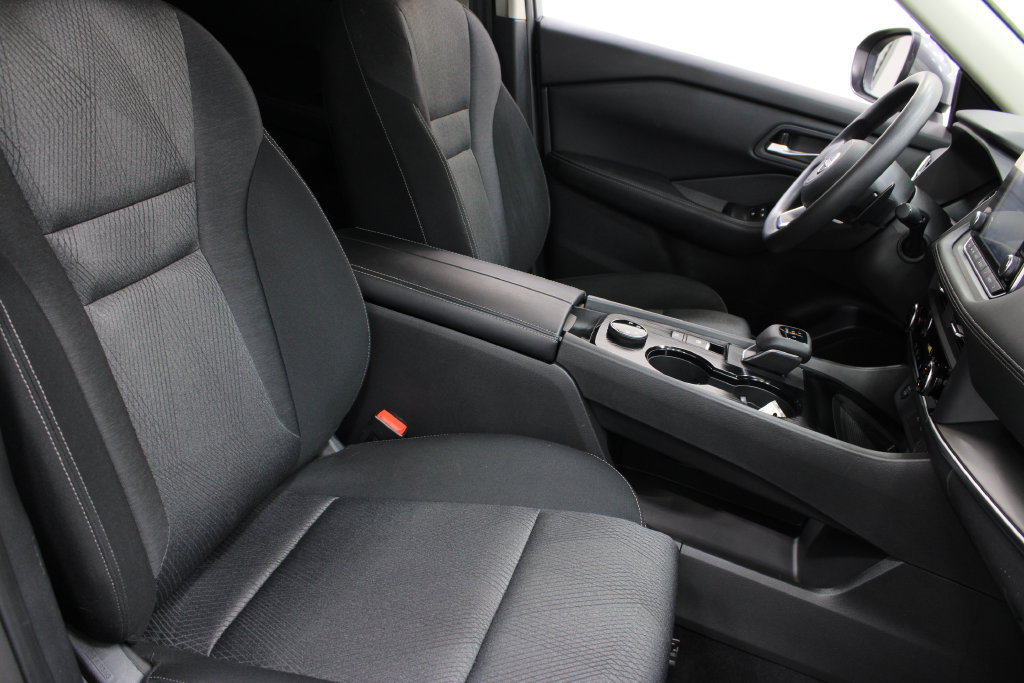 Used 2024 Nissan Rogue SV AWD/4WD image 23