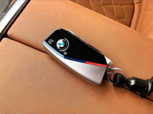 Used 2024 BMW X5 sDrive40i w/ M Sport Package RWD image 12