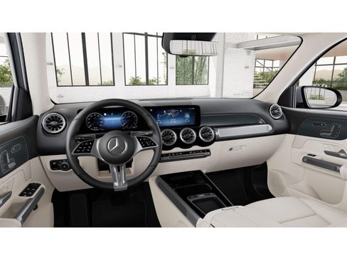 Used 2026 Mercedes-Benz GLB 250 image 3
