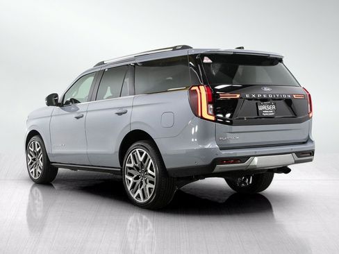 Used 2025 Ford Expedition Platinum w/ Platinum Ultimate Package AWD/4WD image 3