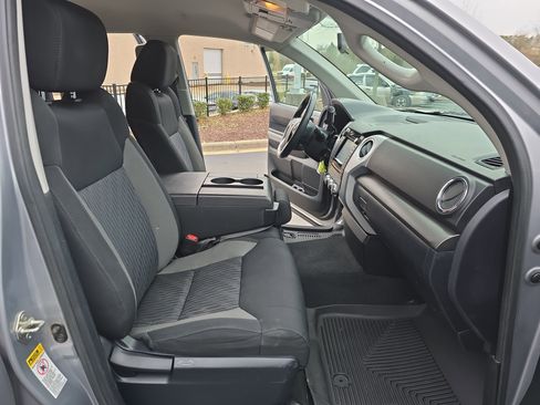 Used 2017 Toyota Tundra SR5 image 10