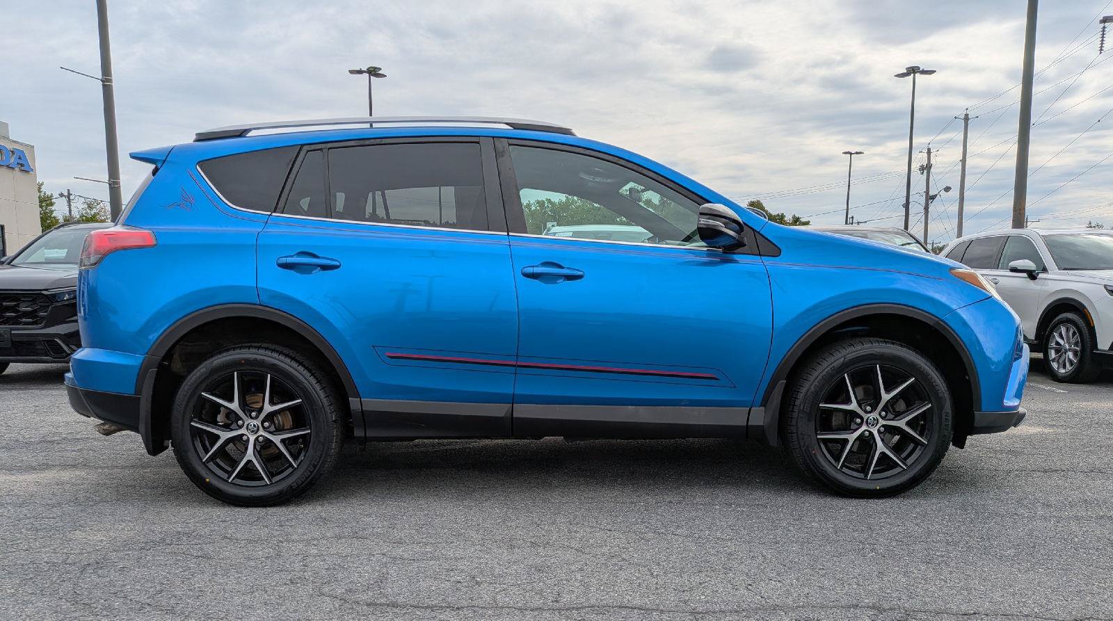 Used 2016 Toyota RAV4 SE AWD/4WD image 5
