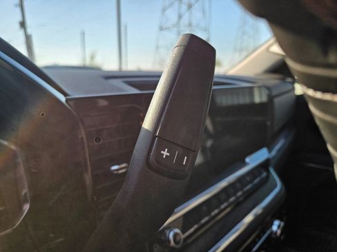 Used 2025 GMC Sierra 1500 SLT image 18