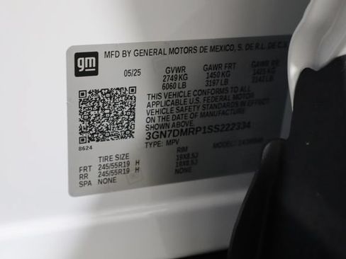 Used 2025 Chevrolet Equinox EV LT FWD image 41