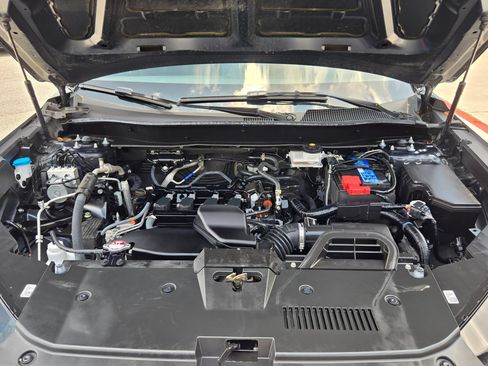 Used 2025 Honda CR-V LX image 32