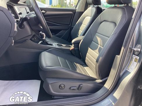 Used 2024 Volkswagen Jetta SE FWD image 11