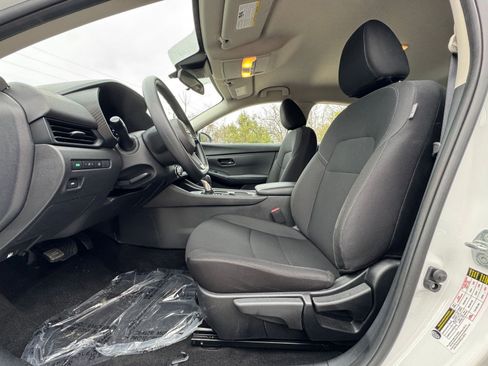 Used 2025 Nissan Sentra S image 23