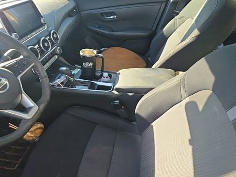 Used 2022 Nissan Sentra SV image 4